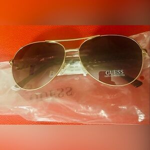 GUESS Aviator Sunglasses Black & Gold Chain Arms, FREE CASE Included BNWT COS-1